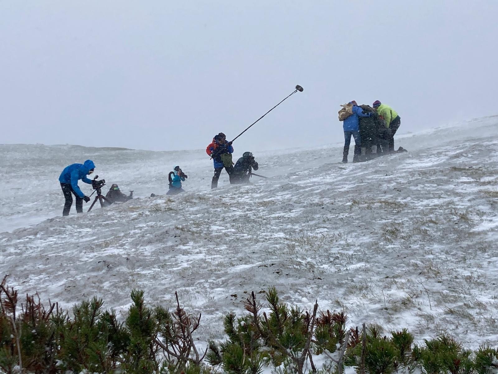 Filmteam beim Dreh am Hochschwab im Schnee.
