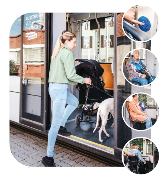 Frau steigt mit Kinderwagen in einen Bus in Graz ein, auch Barrierefreiheitssymbole sind zu sehen.