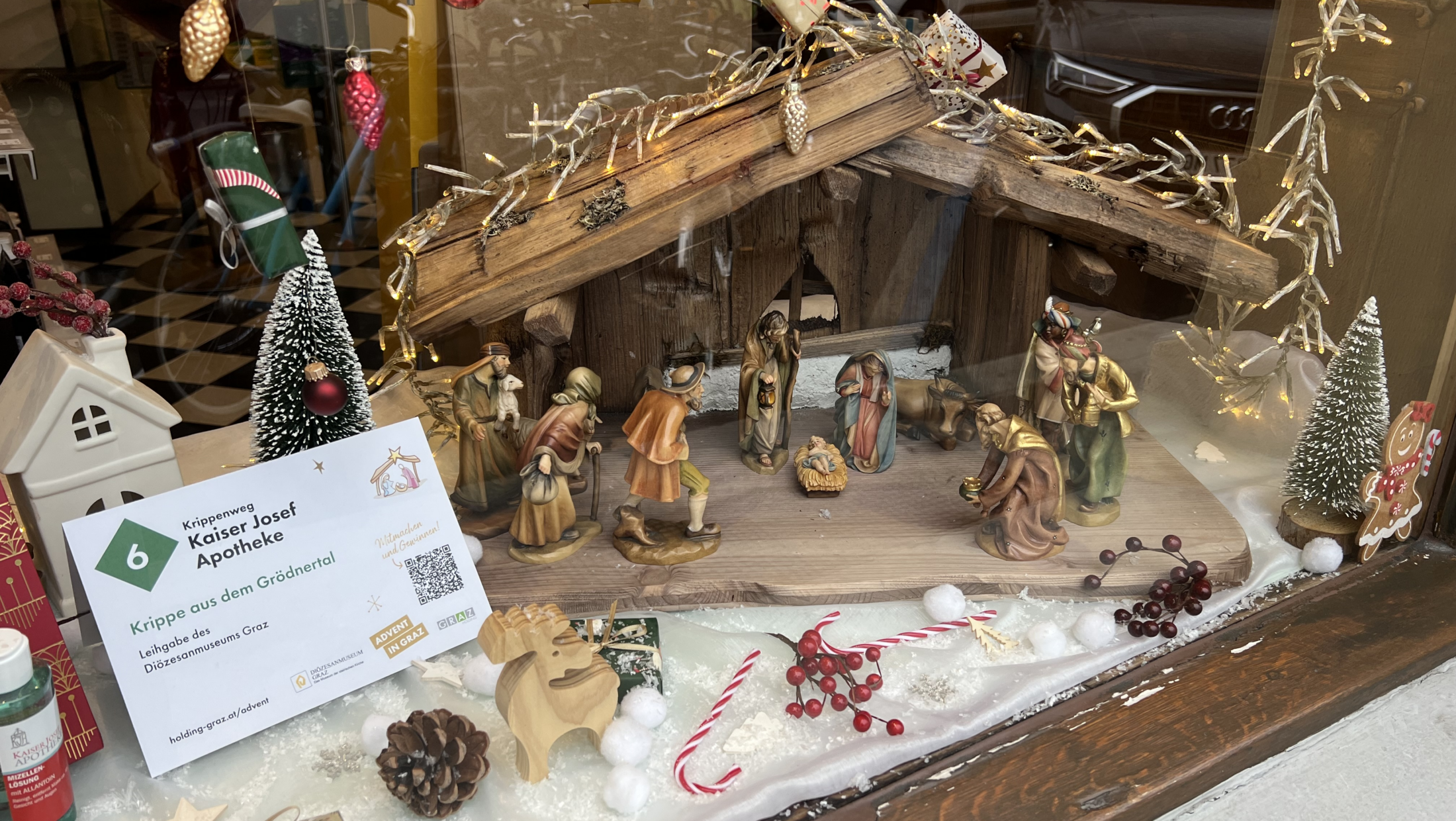 Krippenweg Kaiser Josef Apotheke, Krippe aus Grödnertal in Graz.