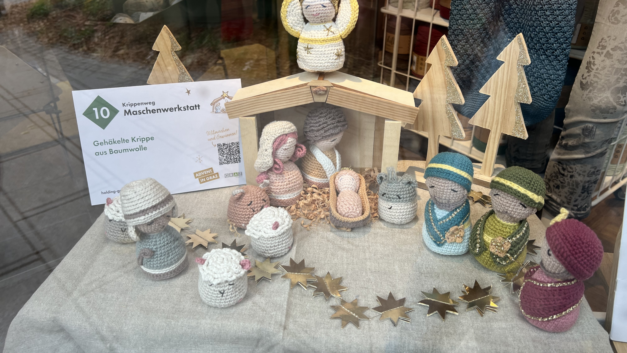 Gehäkelte Krippe aus Baumwolle, Krippenweg 10, Maschenwerkstatt Graz.