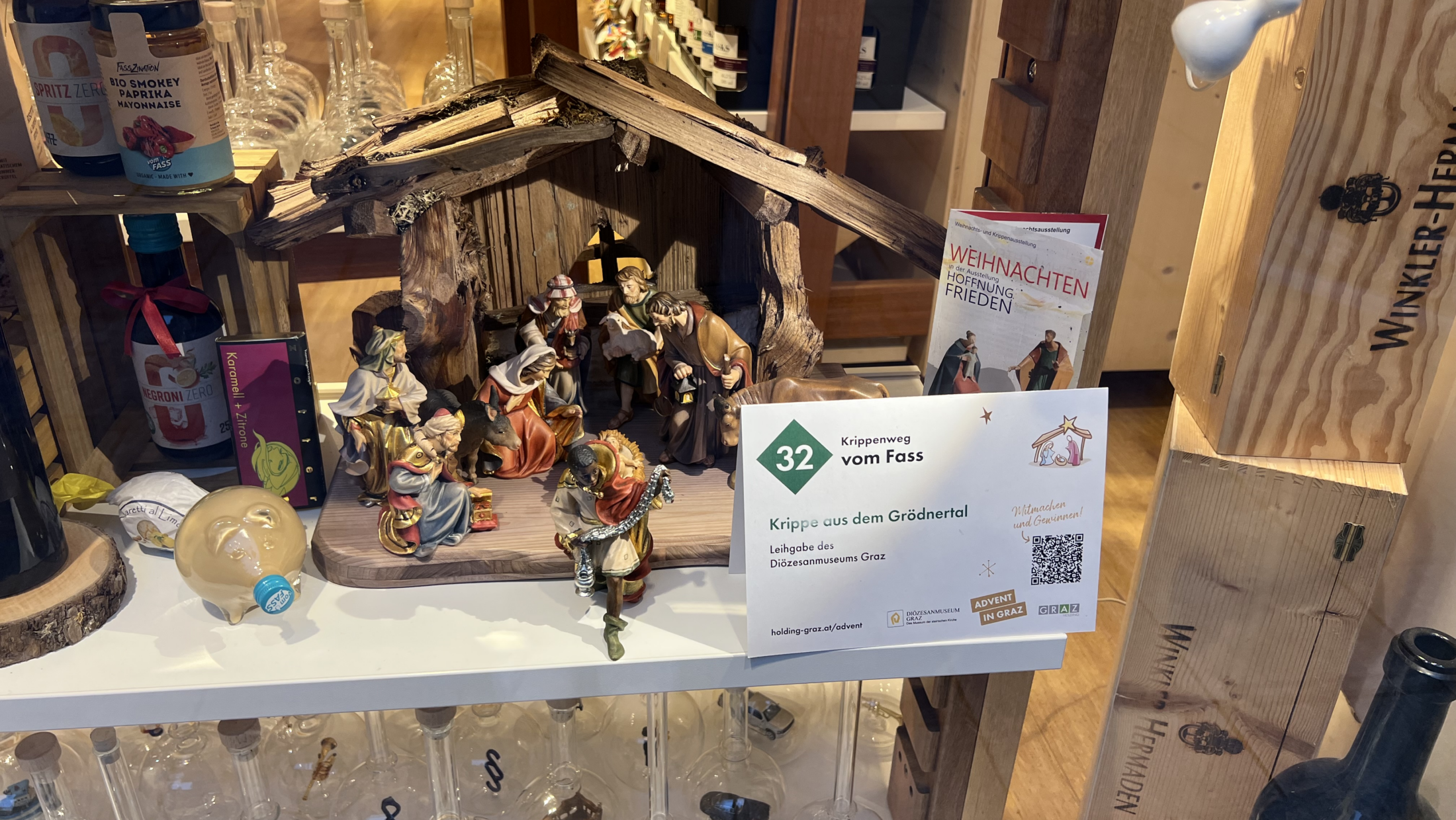 Krippe aus dem Grödnertal, Diözesanmuseum Graz; "Weihnachten Hoffnung Frieden"