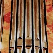 Nahaufnahme von Orgelpfeifen.